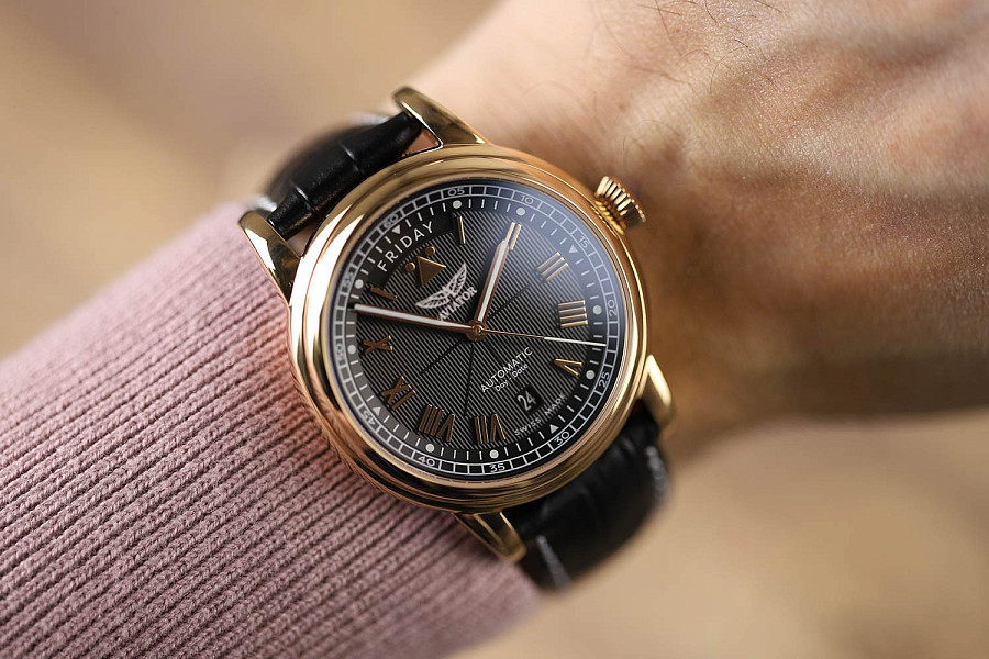 Часы Aviator Douglas Day-Date V.3.35.2.275.4 — механические, сталь металл