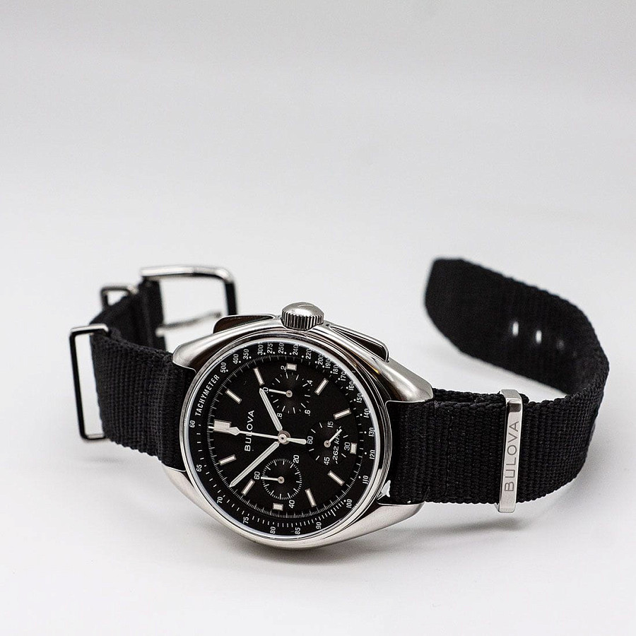 Часы Bulova Lunar Pilot Chronograph 96A225 — США, кварцевые