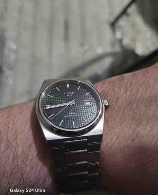 Фото покупателя: Швейцарские механические наручные часы Tissot PRX T137.407.11.091.00
