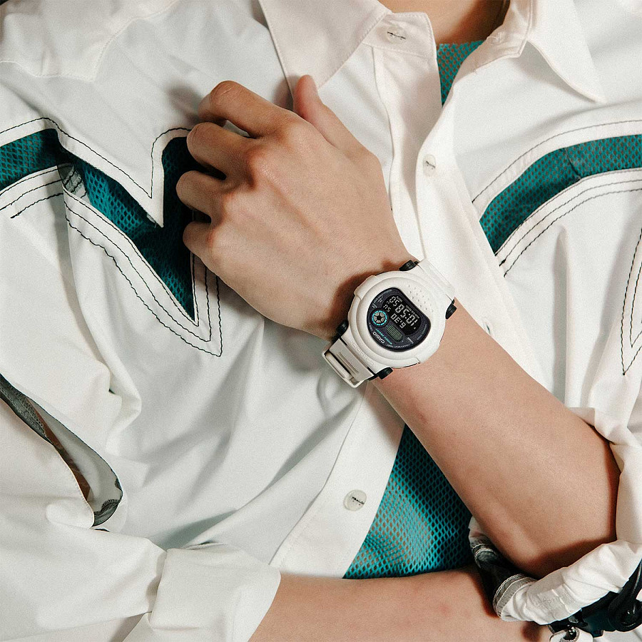 Часы Casio G-Shock G-B001SF-7 — пластик, мужские