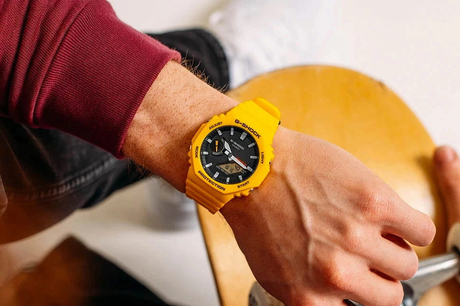 Часы Casio G-Shock GA-B2100C-9ADR (GA-B2100C-9A) — электронные, пластик карбон