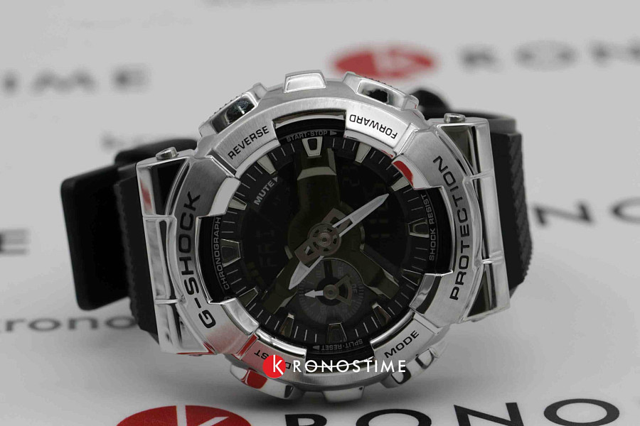 Часы Casio G-Shock GM-110-1AER (GM-110-1A) — Япония, электронные