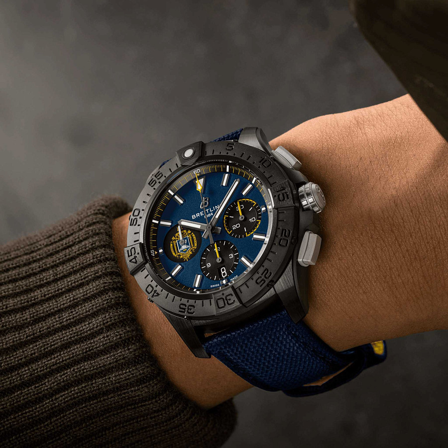 Часы Breitling Avenger B01 Chronograph 44 Night Mission Us Naval Academy SB01474A1C1X1 — артикул SB01474A1C1X1