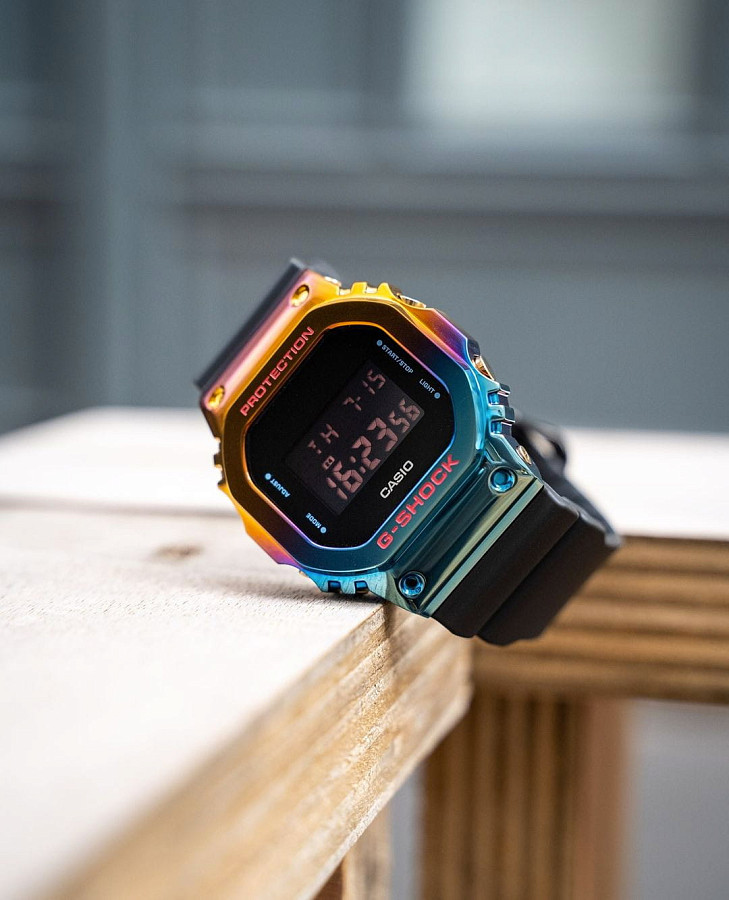Часы Casio G-Shock GM-5600SN-1 — электронные, Япония, мужские