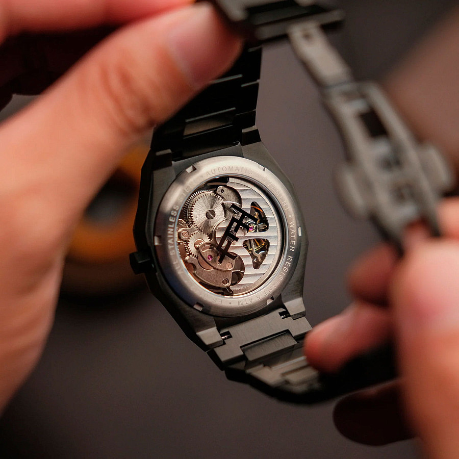 Часы Earnshaw Drake ES-8142-77 — нержавеющая сталь с pvd-покрытием, мужские