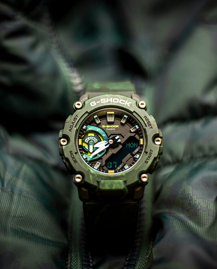 Часы Casio G-Shock GA-2200MFR-3A — мужские, полимер