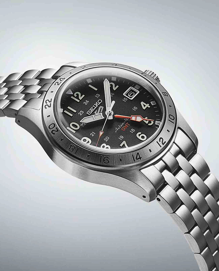 Часы Seiko 5 Sports Field series SSK023K1 — мужские, серебристый