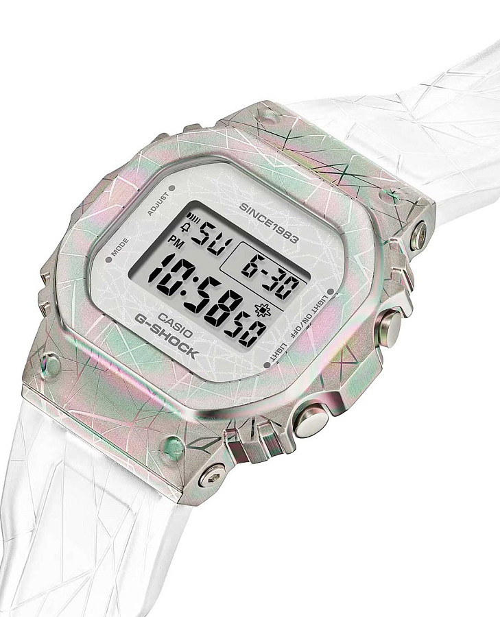 Часы Casio G-Shock GM-S5640GEM-7DR (GM-S5640GEM-7) — пластик, женские
