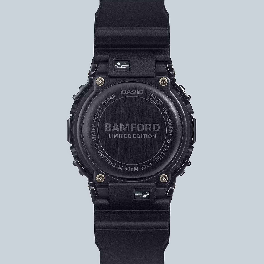 Часы Casio G-Shock GM-5600BWD-1 — кварцевые, сталь пластик