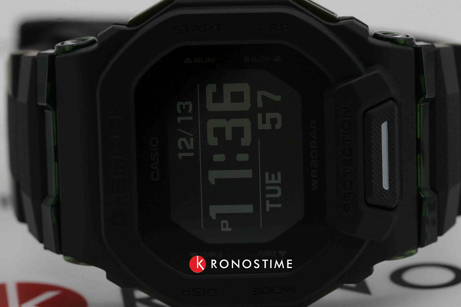 Часы Casio G-Shock GBD-200UU-1DR (GBD-200UU-1D) — пластик, мужские