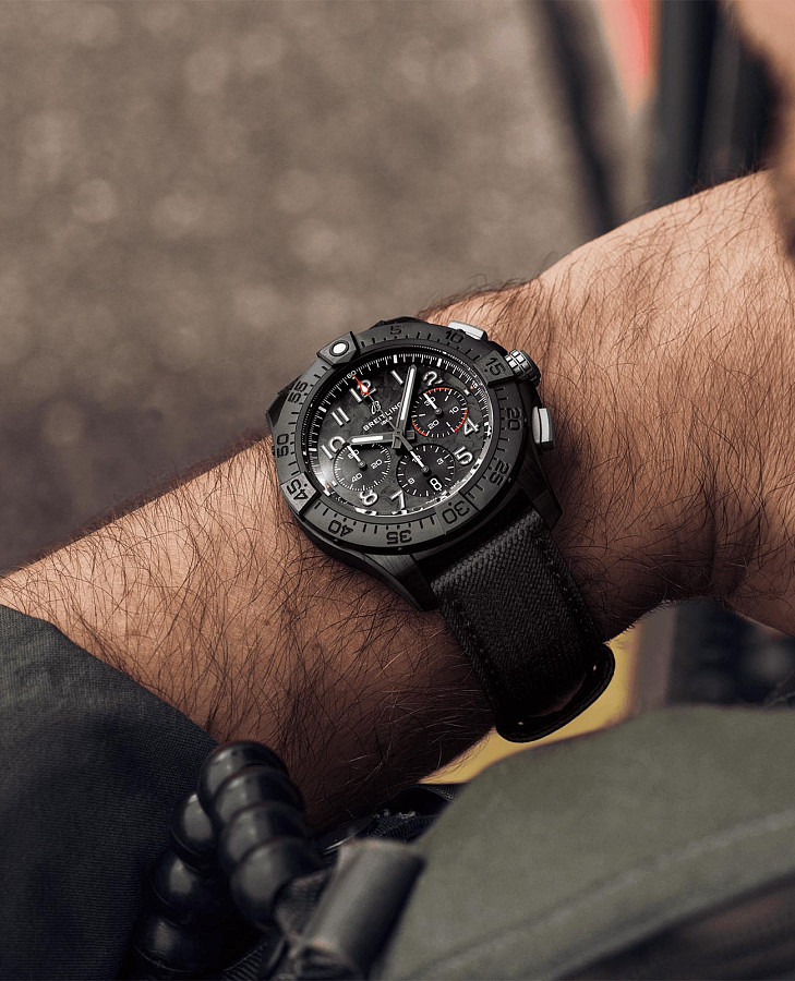 Часы Breitling Avenger B01 Chronograph 44 Night Mission SB0147101B1X1 — артикул SB0147101B1X1