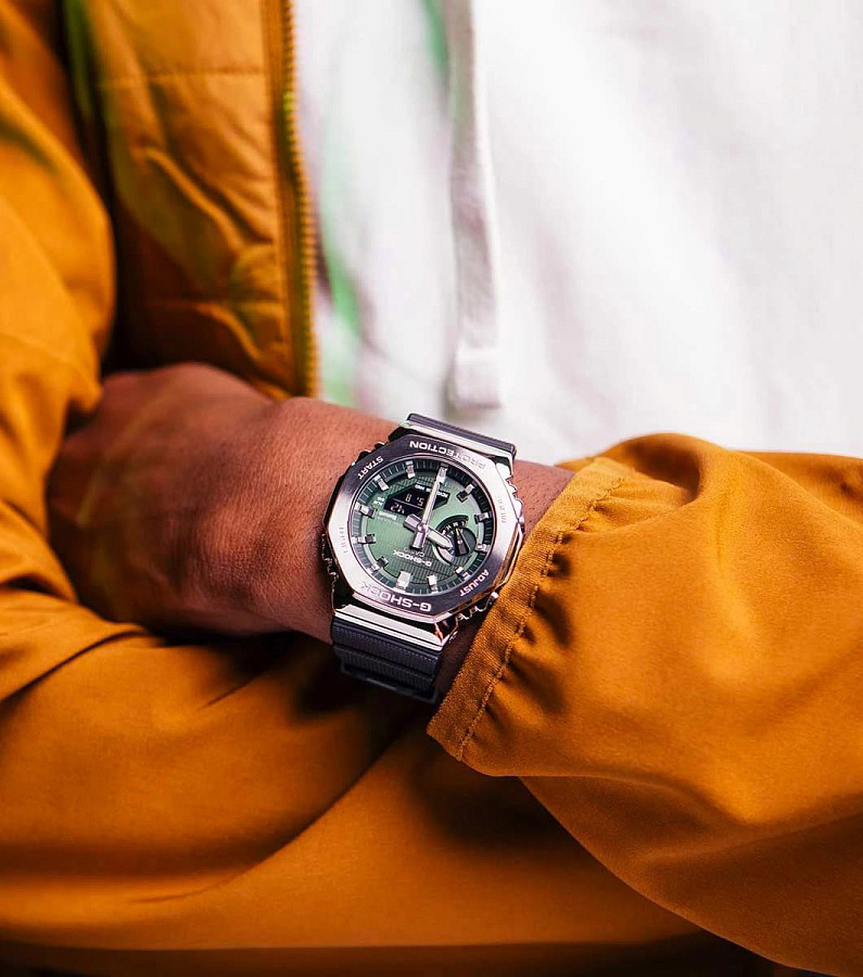 Часы Casio G-Shock GBM-2100A-1A3 — электронные, сталь