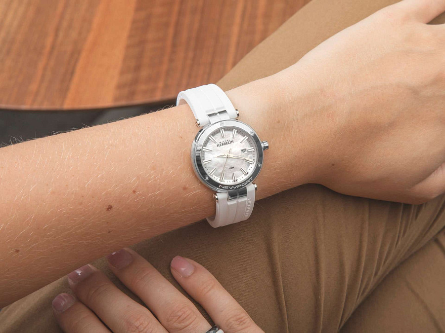 Часы Herbelin Newport 14288AP19CW — каучук, женские