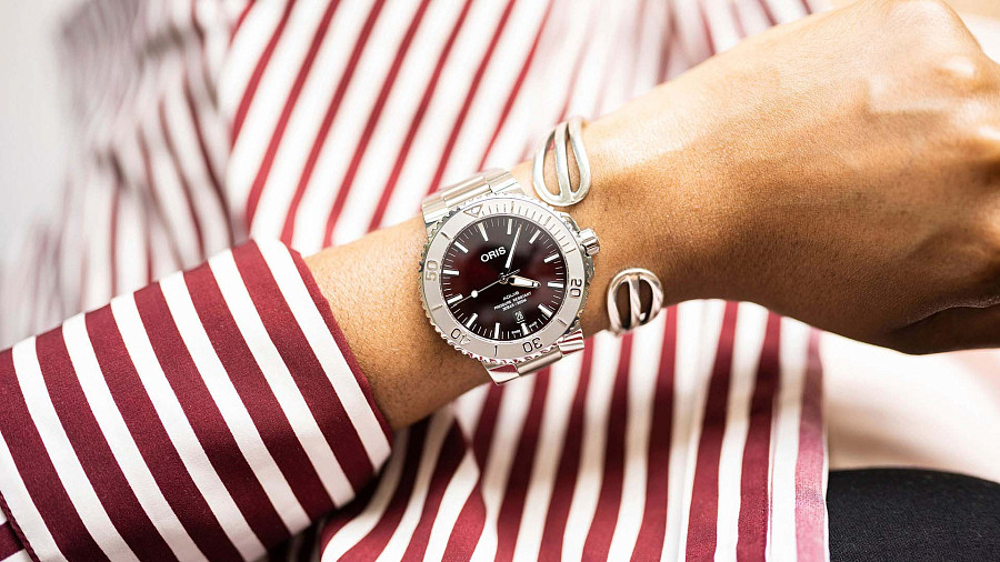 Часы Oris Aquis Date Relief 01 733 7730 4158-07 8 24 05PEB — Швейцария, механические
