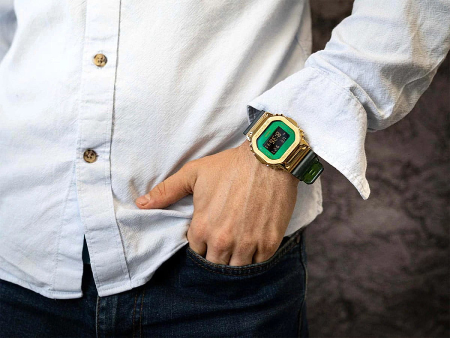 Часы Casio G-Shock GM-5600CL-3DR (GM-5600CL-3) — электронные, сталь металл пластик
