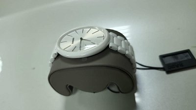 Фото покупателя: Швейцарские керамические наручные часы Rado Esenza Ceramic Touch R53092012