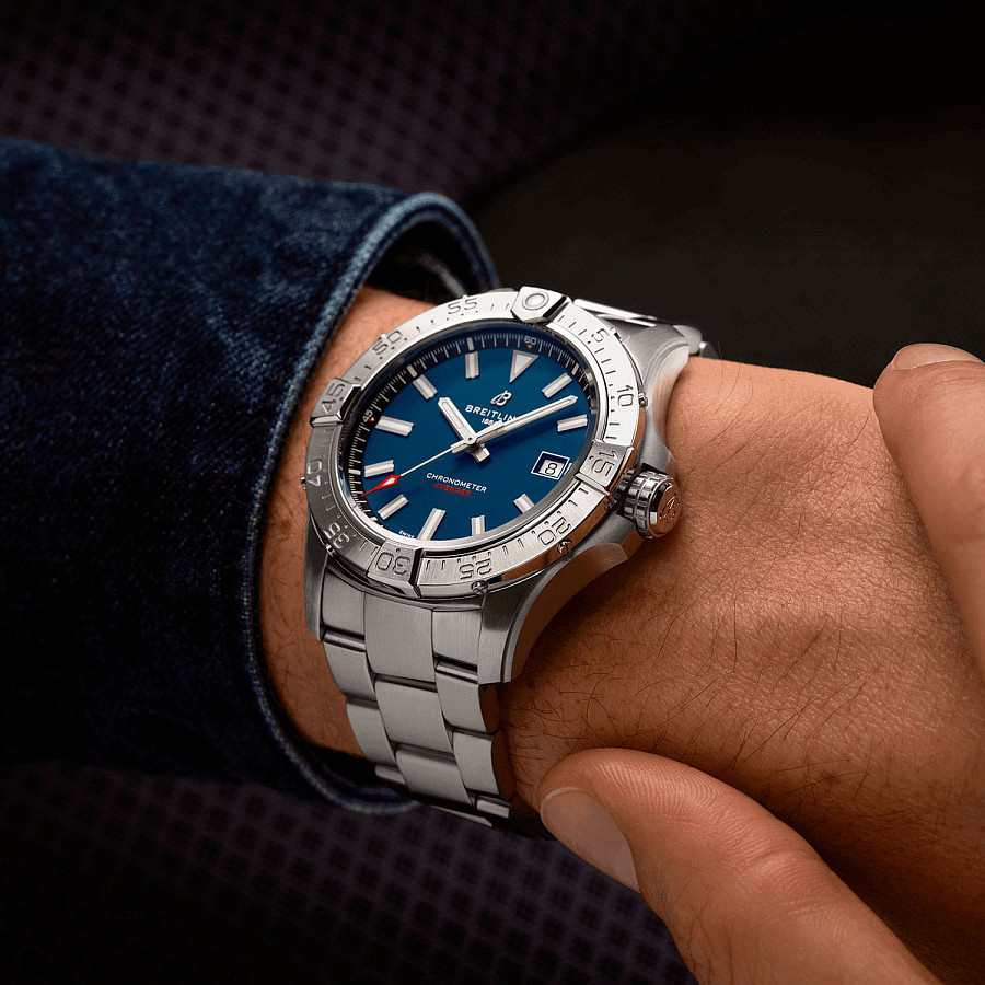 Часы Breitling Avenger Automatic 42 A17328101C1A1 — сталь металл, нержавеющая сталь