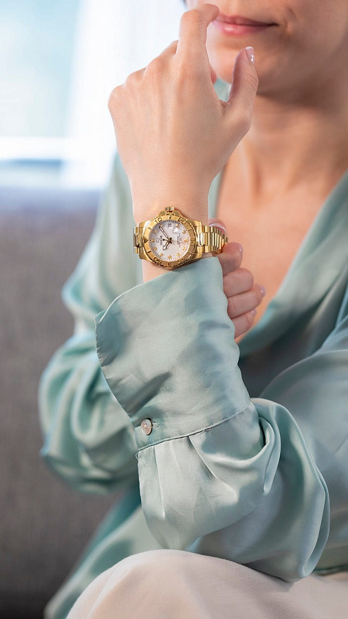 Часы Jaguar Woman J895/1 — нержавеющая сталь с pvd-покрытием, женские