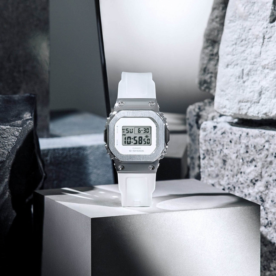 Часы Casio G-Shock GM-S5600SK-7DR (GM-S5600SK-7) — электронные