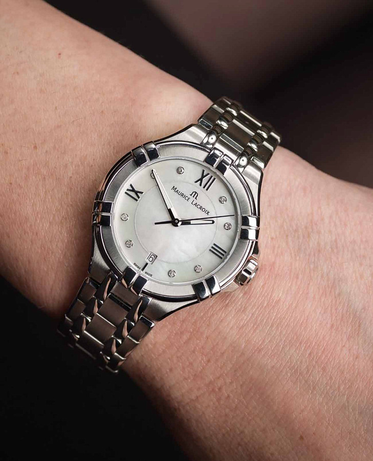 Часы Maurice Lacroix Aikon Date AI1004-SS002-170-1 — кварцевые, металл сталь