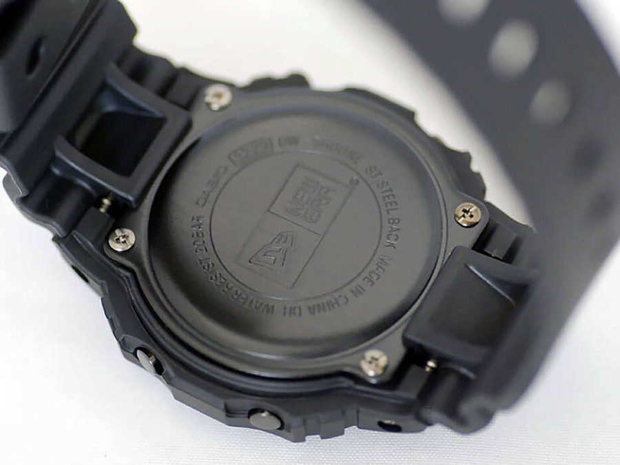 Часы Casio G-Shock DW-5600NE-1 — артикул DW-5600NE-1ER, мужские