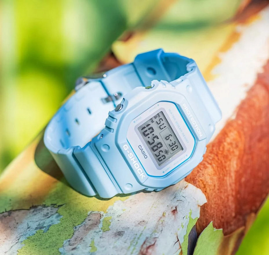 Часы Casio G-Shock DW-5600SC-2 — пластик, женские