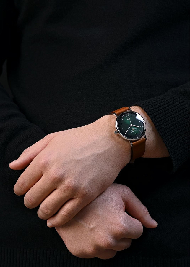 Часы Bauhaus Classic 21404 — кварцевые, сталь металл
