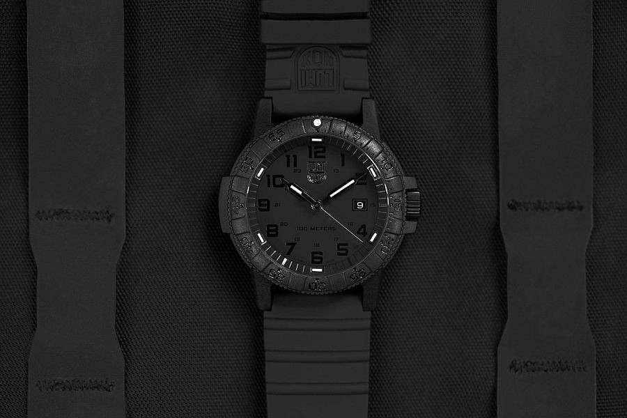 Часы Luminox Leatherback Sea Turtle XS.0321.BO.L — мужские, черный