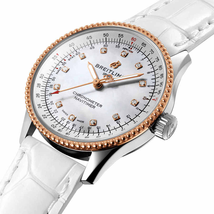 Часы Breitling Navitimer Automatic 35 U17395211A1P4 — кожаный, женские