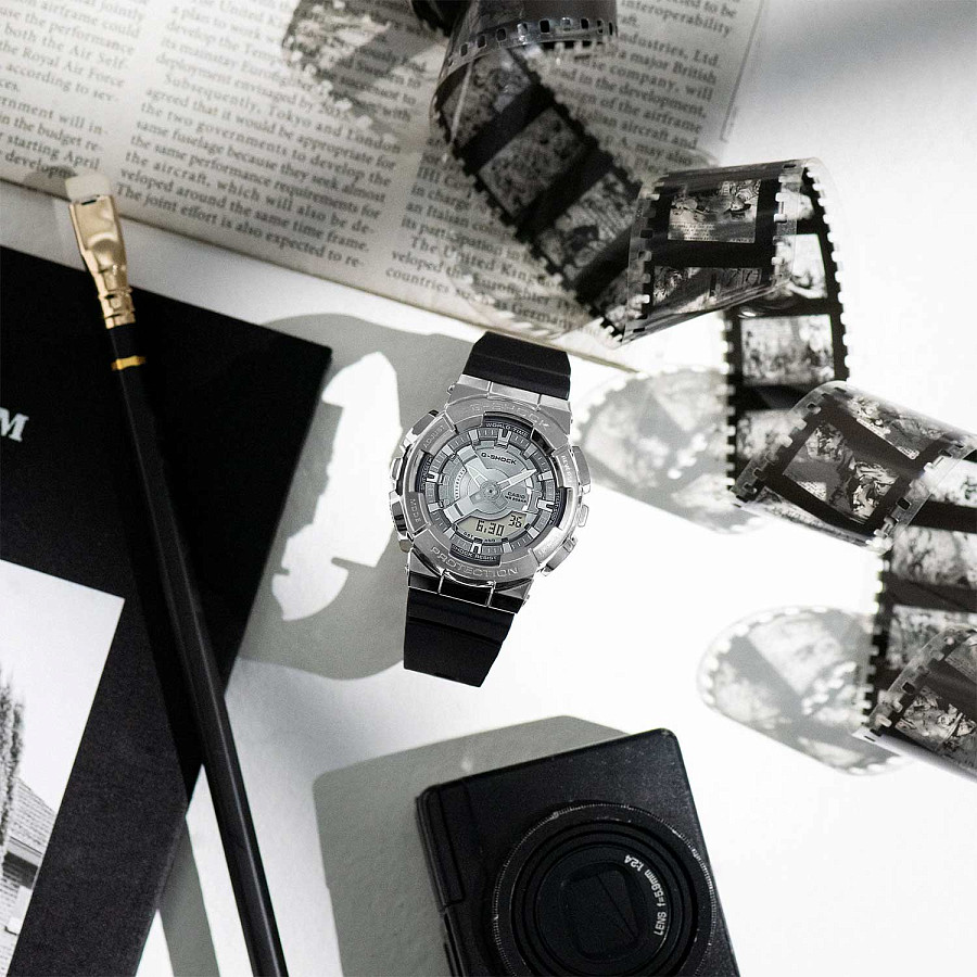 Часы Casio G-Shock GM-S110-1ADR (GM-S110-1A) — электронные, Япония, мужские