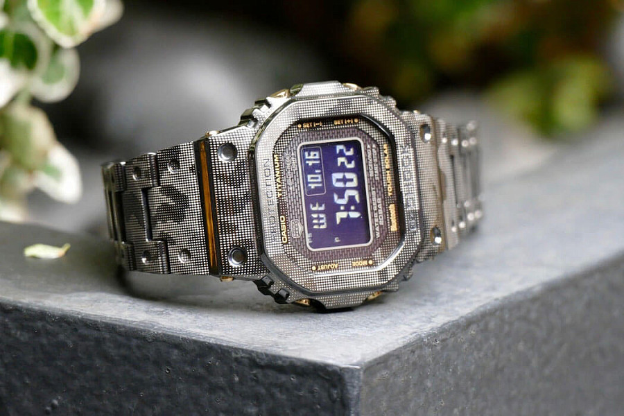 Часы Casio G-Shock GMW-B5000TCM-1 — титан металл, Япония