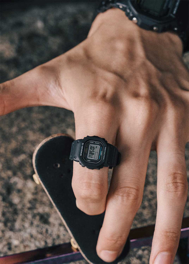 Часы Casio G-Shock Nano DWN-5600-1 — Япония, кварцевые