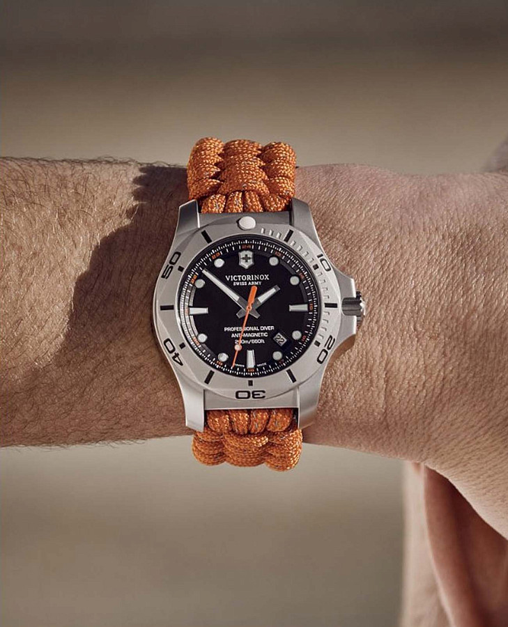 Часы Victorinox I.N.O.X. Professional Diver 241845 — кварцевые, металл сталь