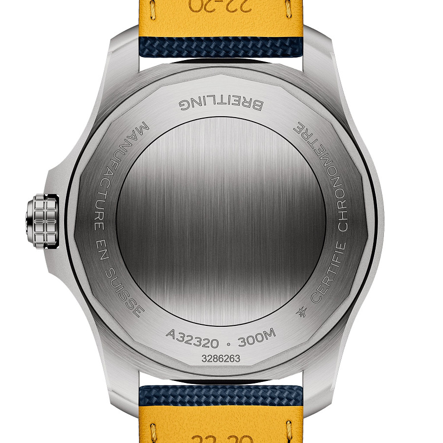 Часы Breitling Avenger Automatic GMT 44 A32320101C1X1 — кожаный, мужские