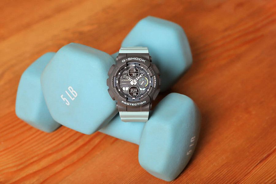Часы Casio G-Shock GMA-S140-2A — пластик, Япония