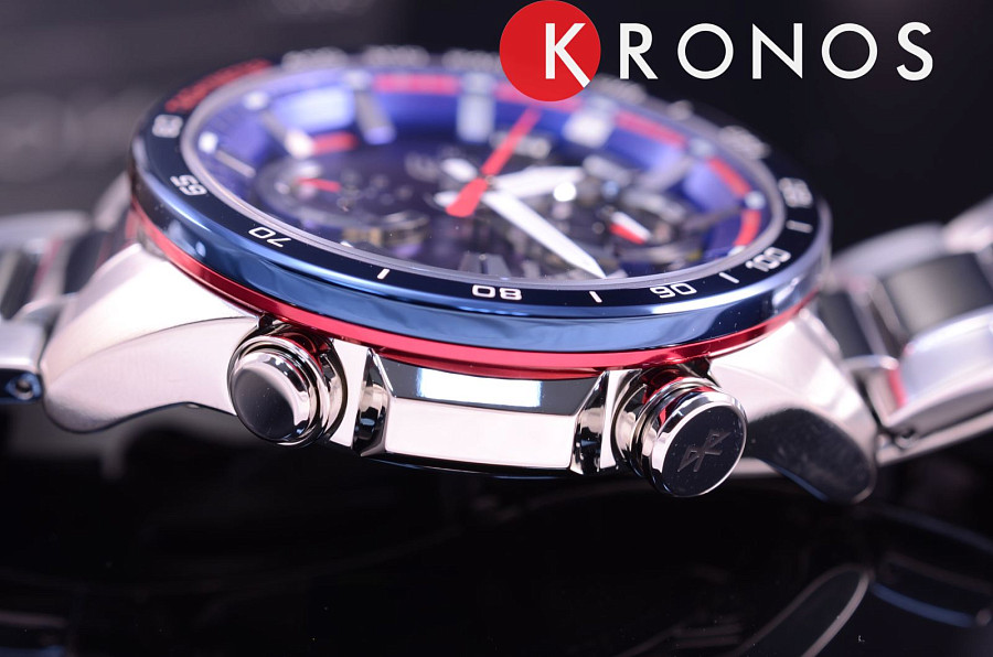 Часы Casio Edifice EQB-900TR-2A — нержавеющая сталь, мужские