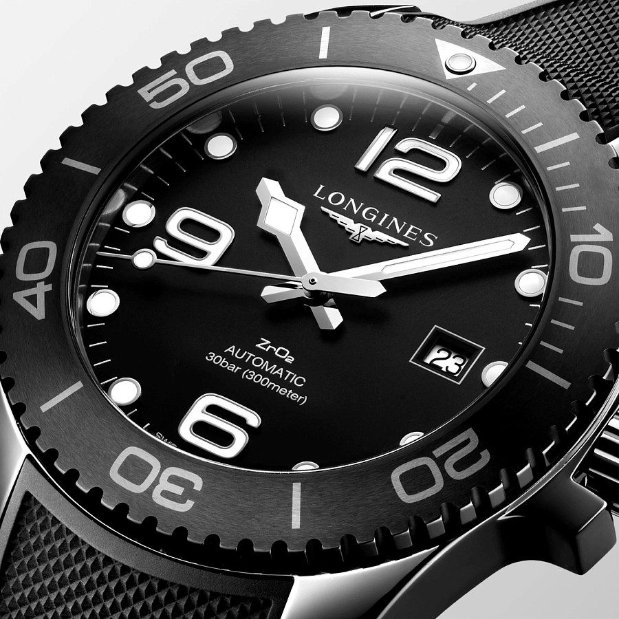 Часы Longines HydroConquest L3.784.4.56.9 — механические, металл керамика