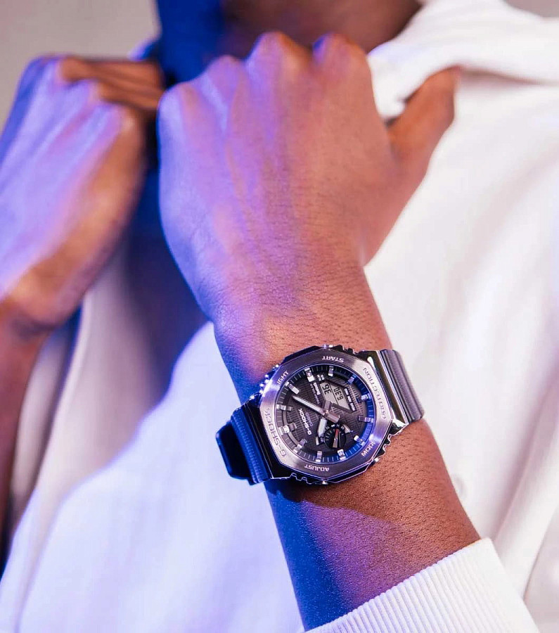 Часы Casio G-Shock GBM-2100-1A — электронные, сталь