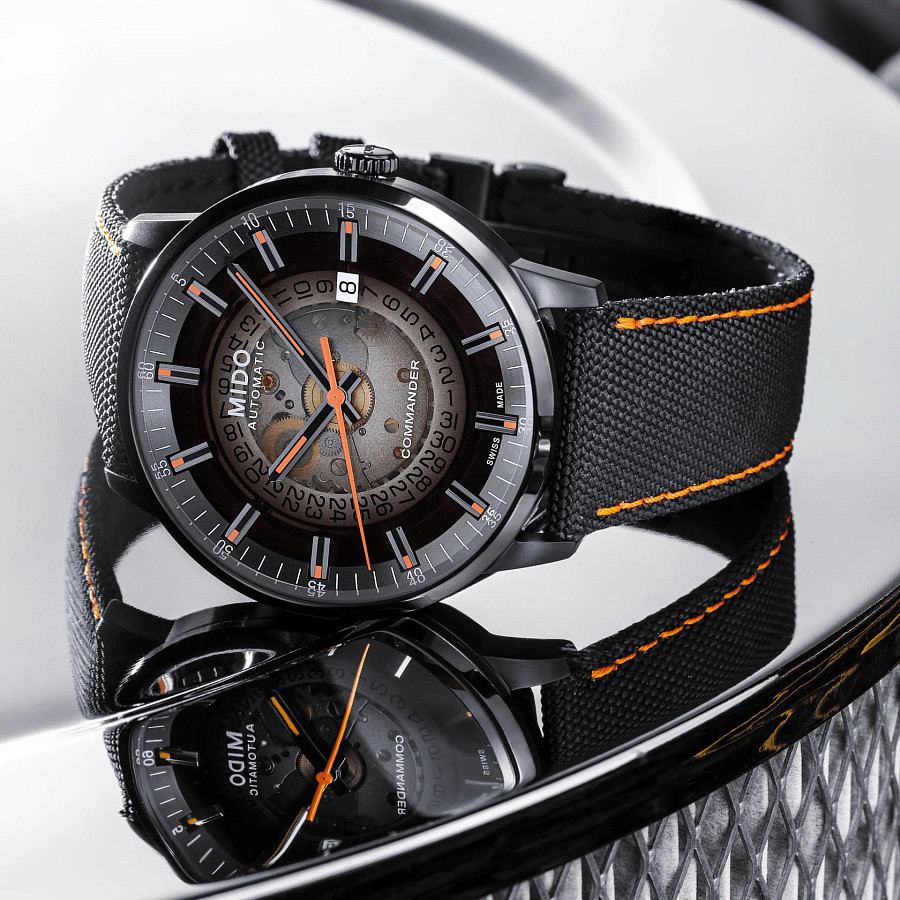 Часы Mido Commander Gradient M021.407.37.411.00 — мужские, тканевый