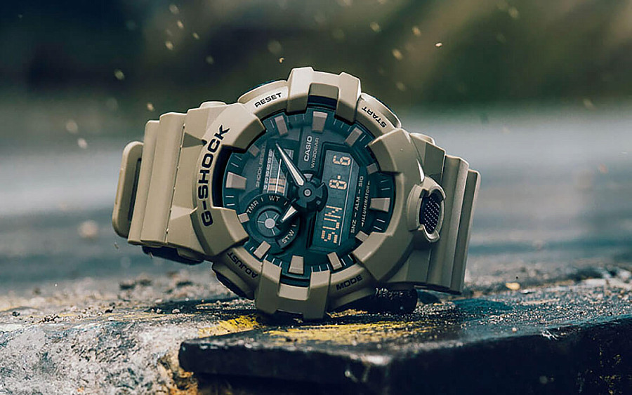 Часы Casio G-Shock GA-700UC-5A — черный, пластик