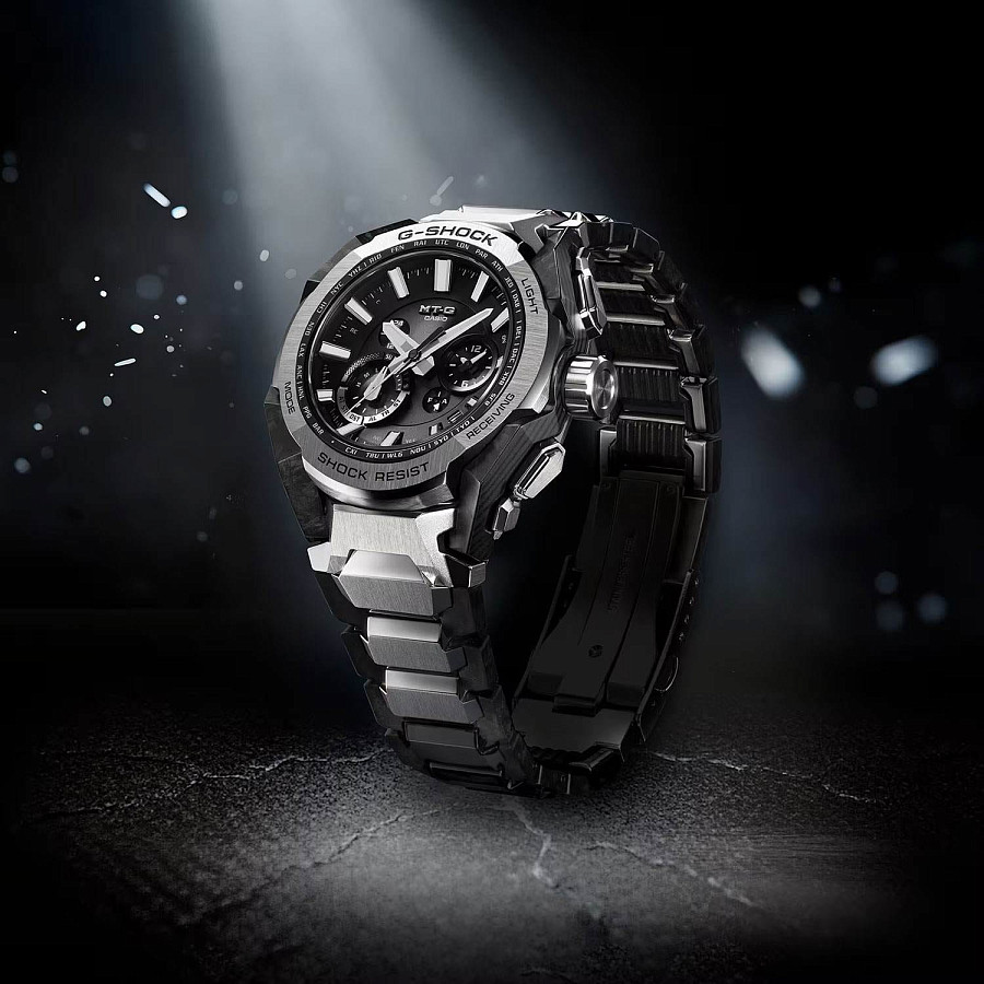 Часы Casio G-Shock MTG-B4000D-1A — кварцевые, карбон металл сталь