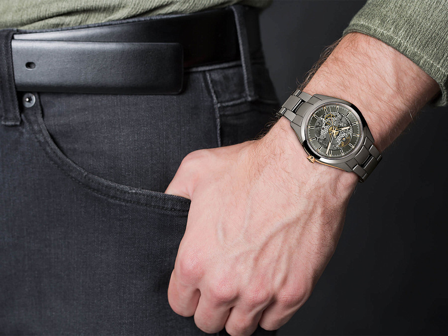 Часы Rado Hyperchrome Automatic Open Heart R32021102 — артикул R32021102