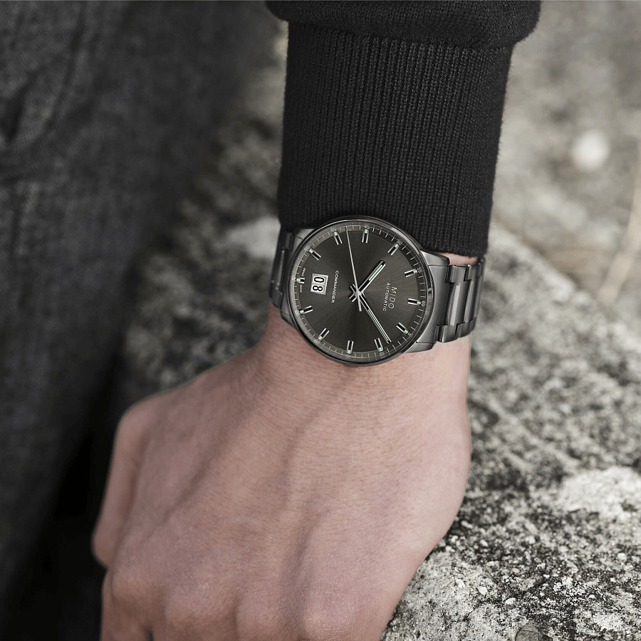 Часы Mido Commander Big Date M021.626.33.061.00 — Швейцария, механические