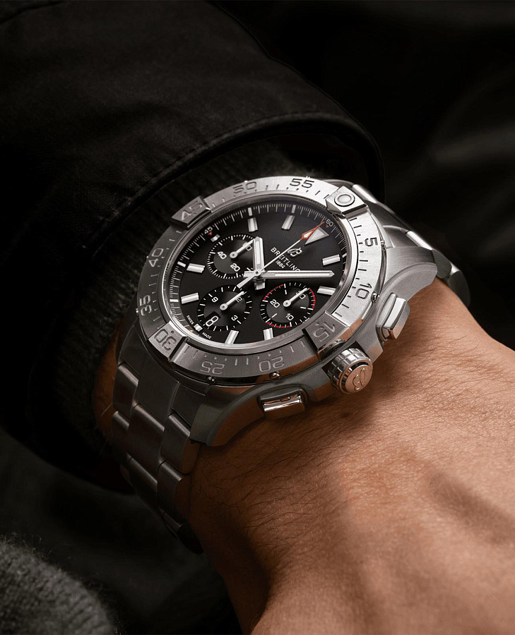 Часы Breitling Avenger B01 Chronograph 44 AB0147101B1A1 — механические, сталь металл