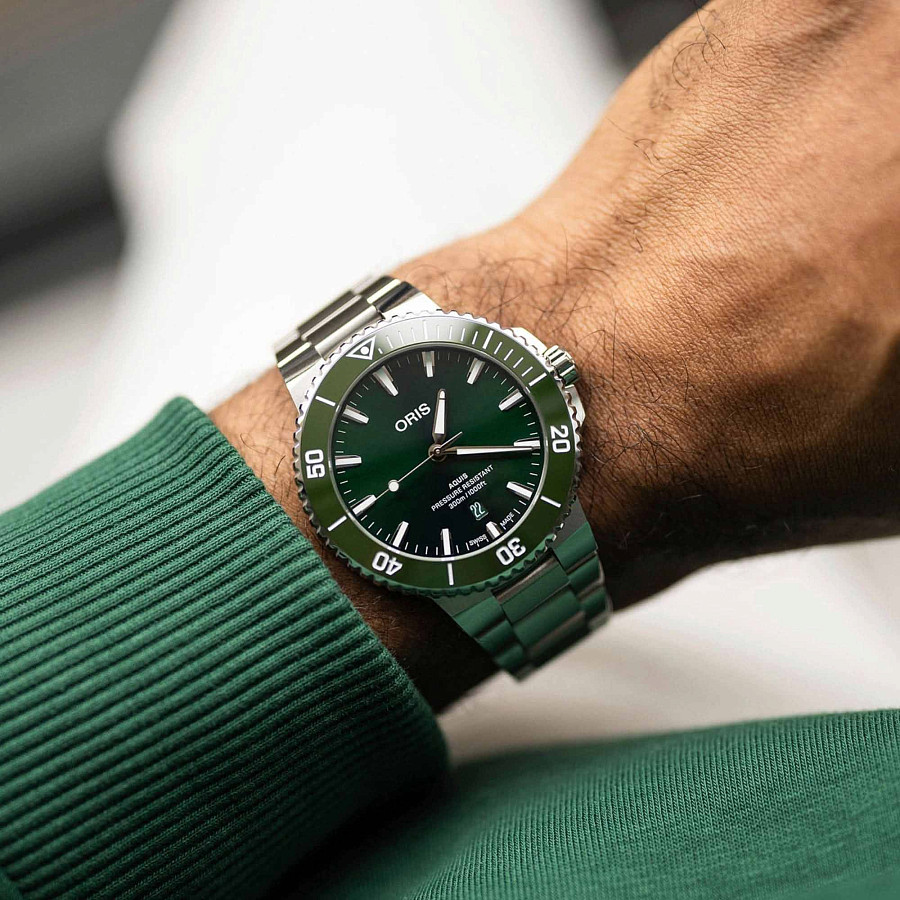 Часы Oris Aquis Date 01 733 7789 4157-07 8 23 04PEB — механические, металл сталь