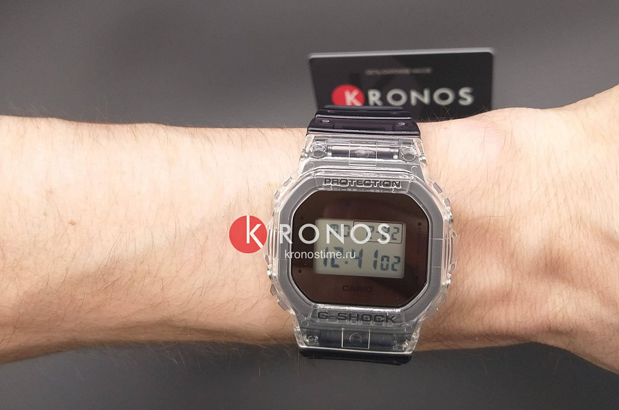 Часы Casio G-Shock DW-5600SK-1 — пластик, серый