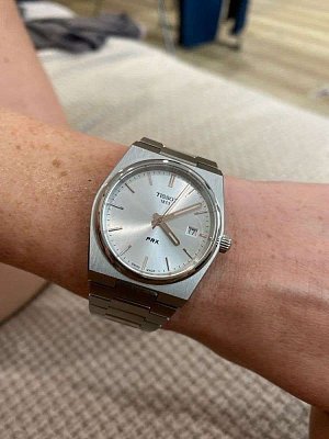 Фото покупателя: Швейцарские наручные часы Tissot PRX 35 mm T137.210.11.031.00