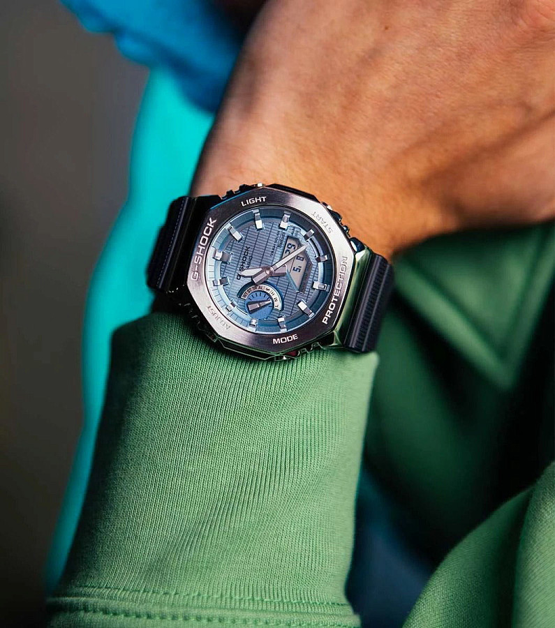 Часы Casio G-Shock GBM-2100A-1A2 — электронные, сталь