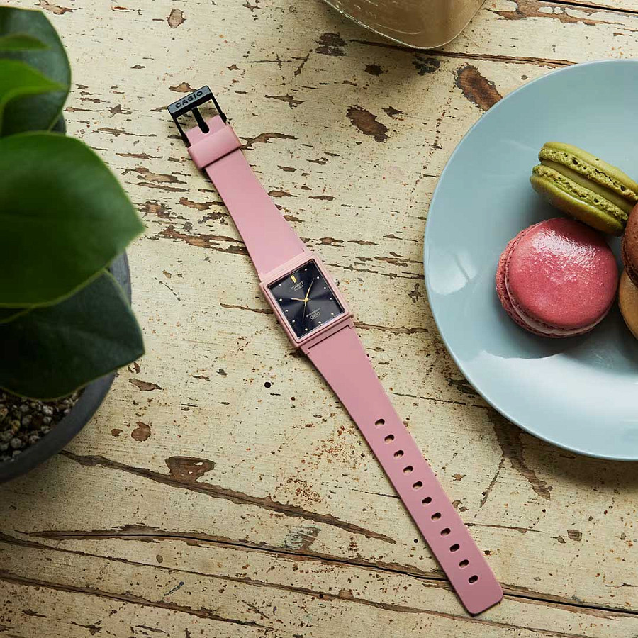 Часы Casio Collection MQ-38UC-4A — мужские, пластик