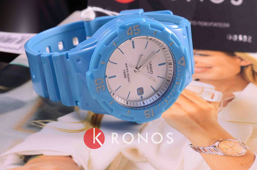 Часы Casio Collection LRW-200H-2E3 — пластик, женские, Япония